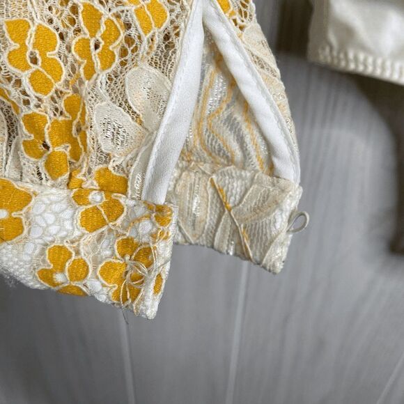 Lovers + Friends Lace Layla Bodysuit Top Floral Yellow White Womens Size XS - Picture 9 of 12